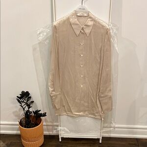 LOW CLASSIC Off-White Slim Satin Shirt